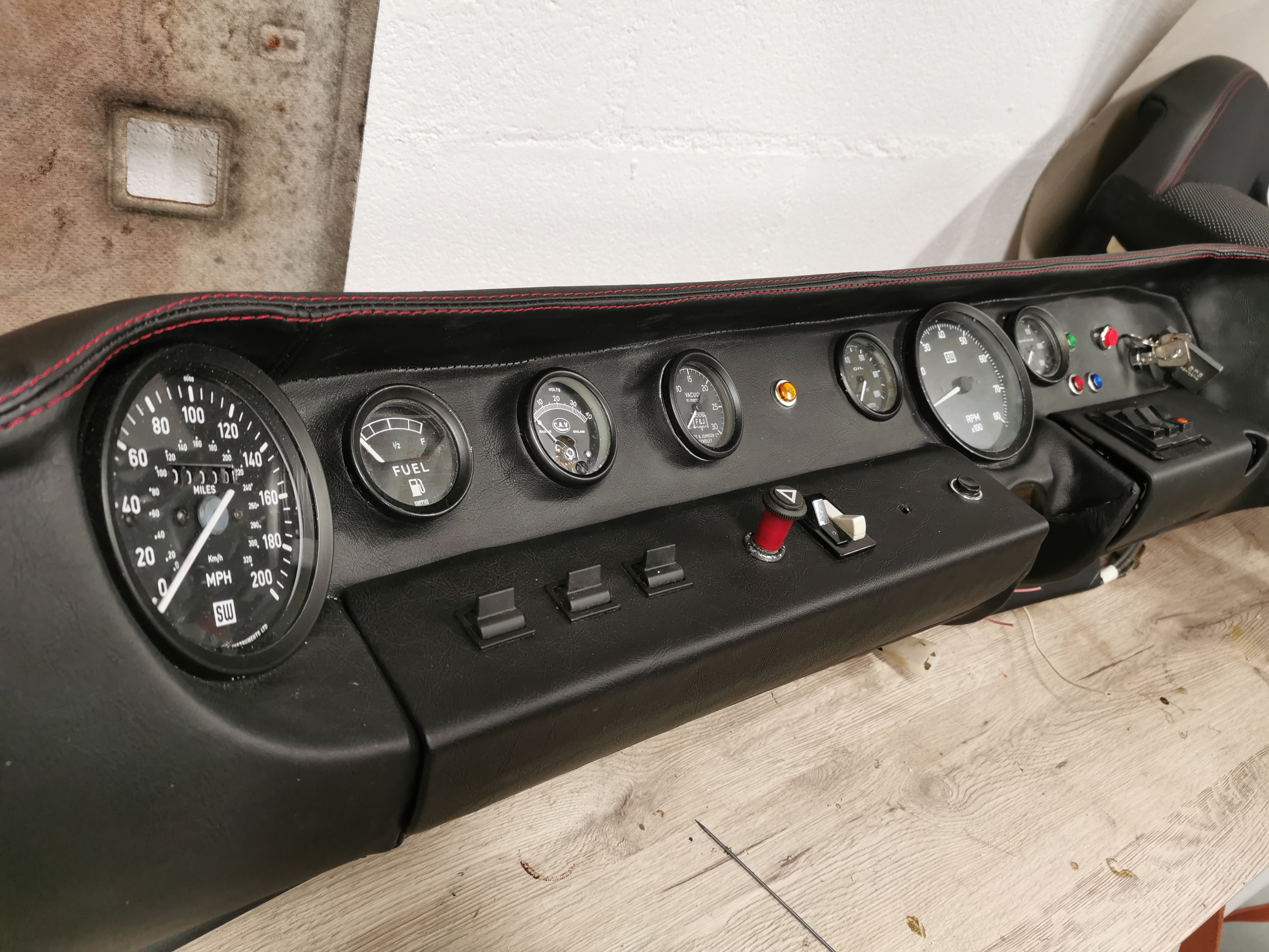 Gainage tableau de bord de voiture