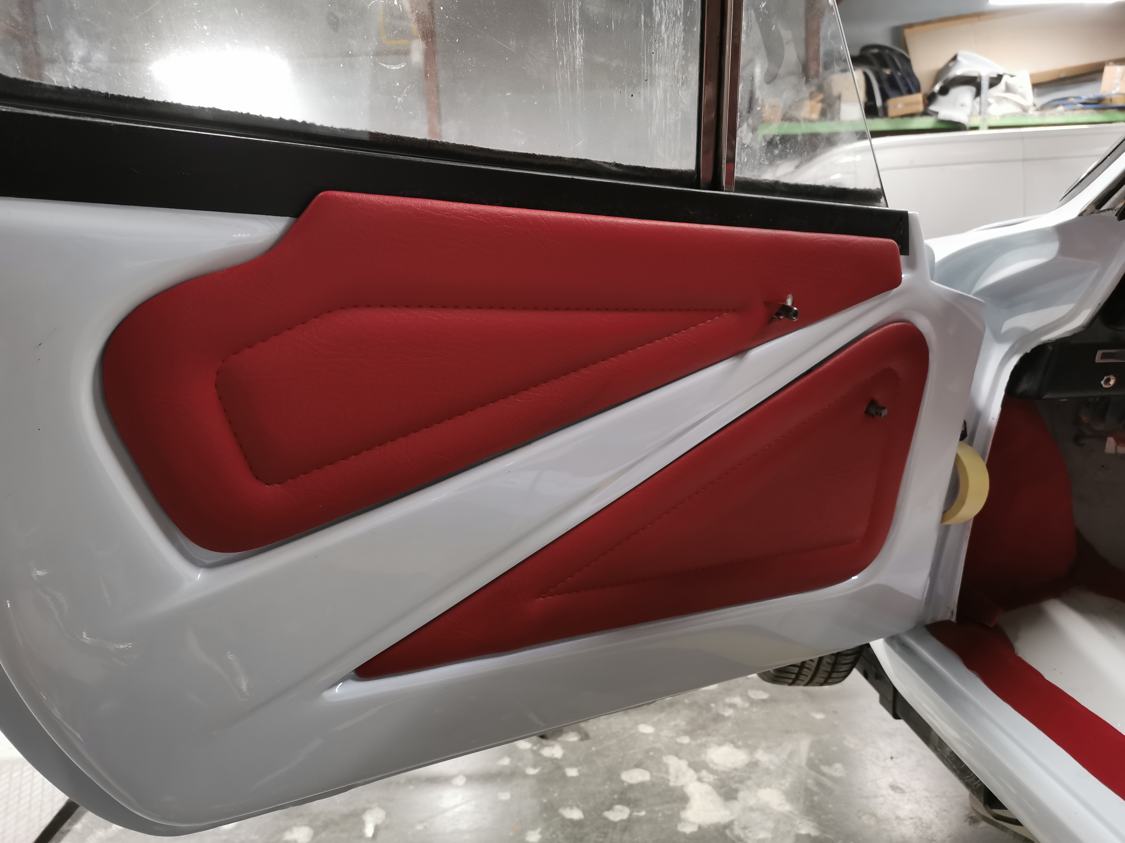 Panneaux de porte de voiture