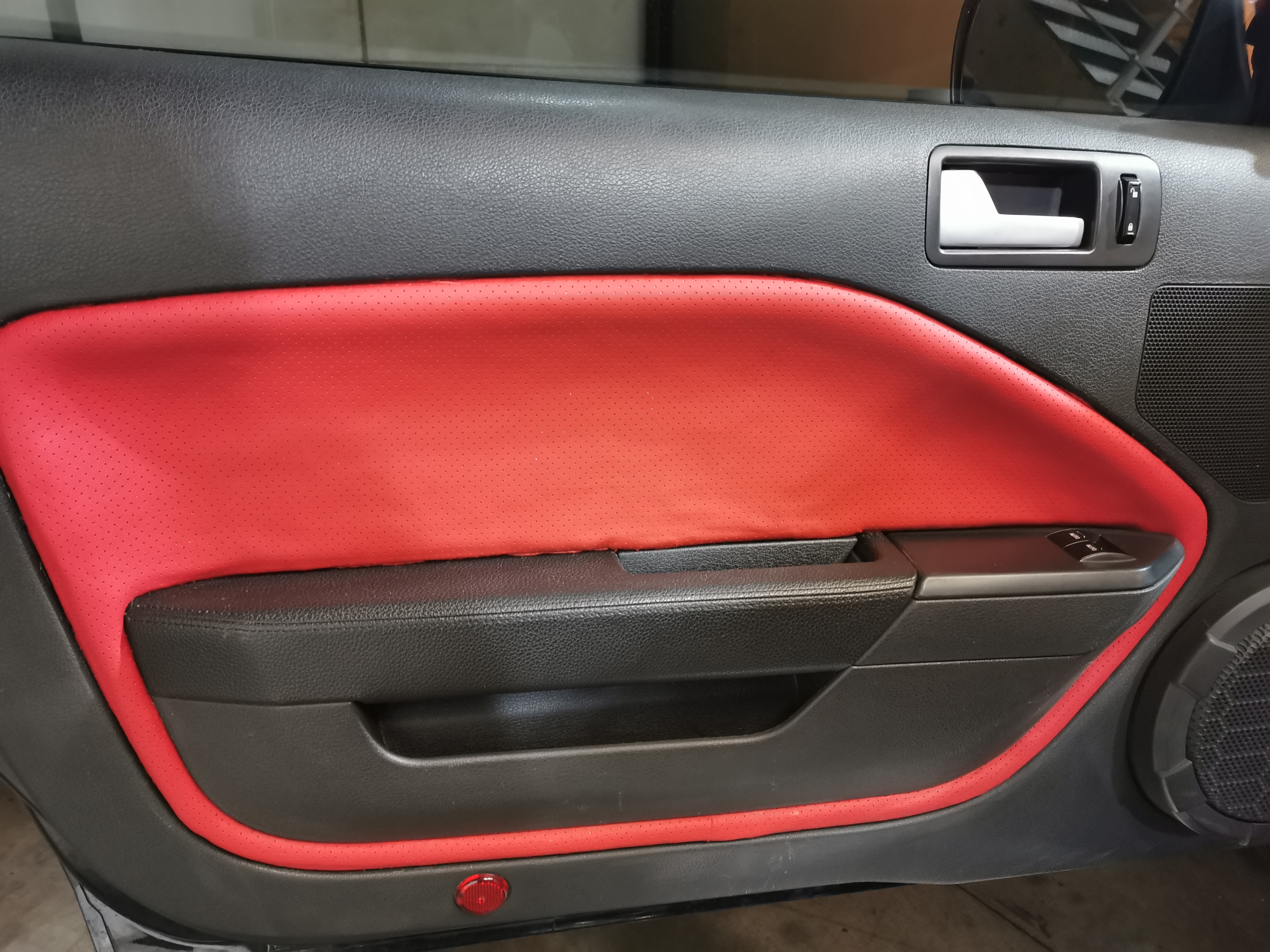 Panneaux de porte de voiture